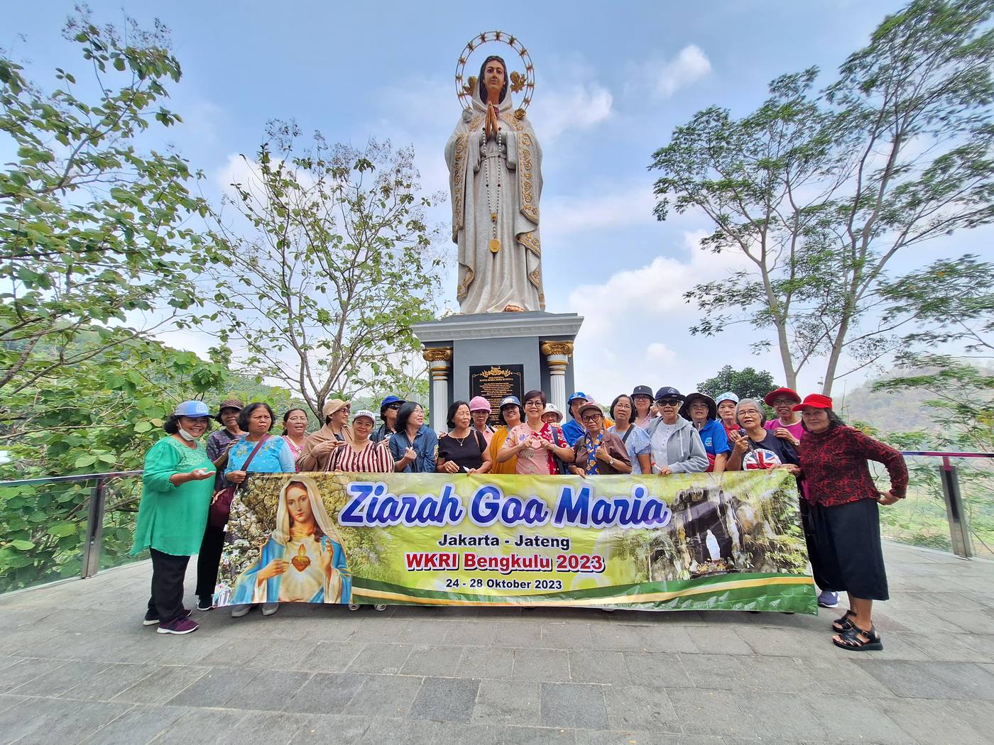 Ziarah Gua Maria Kerep bersama Kresna Bayu Tour